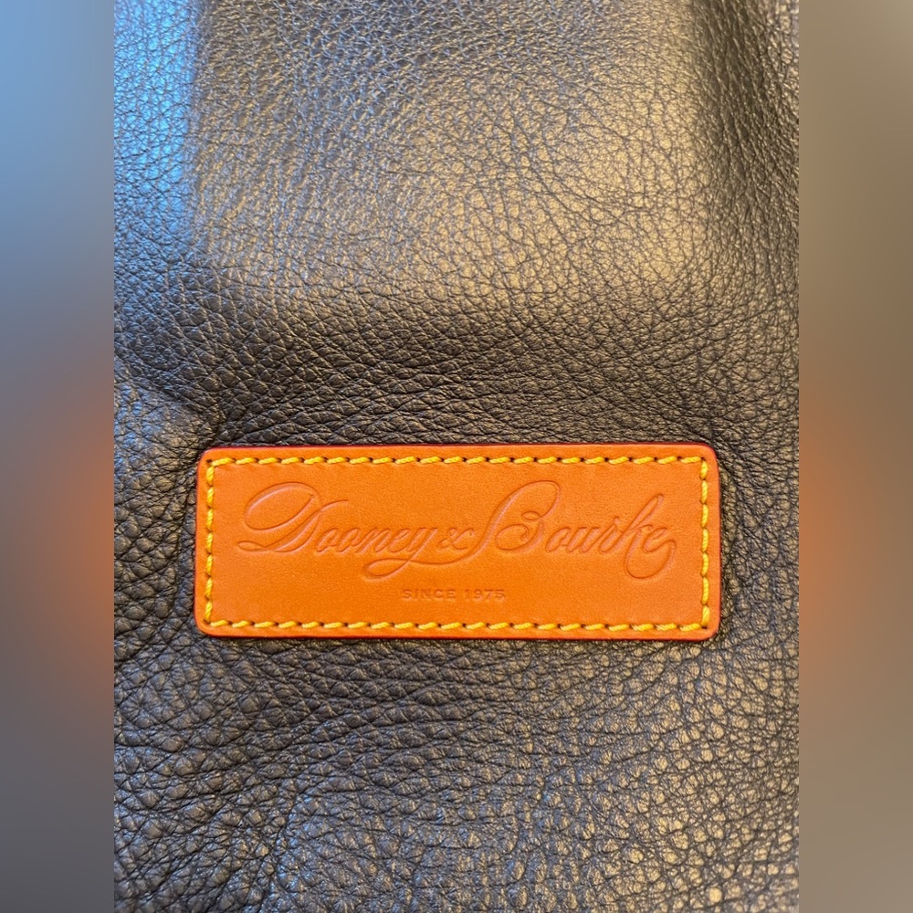 Dooney and Bourke medium tote - Picture 5 of 8